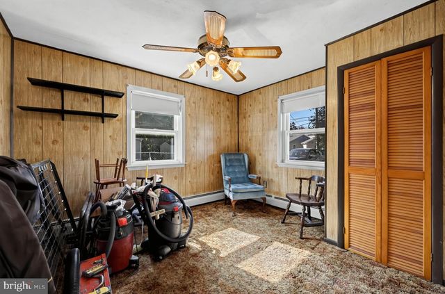 9 SCARLET AVE, Aston, PA 19014