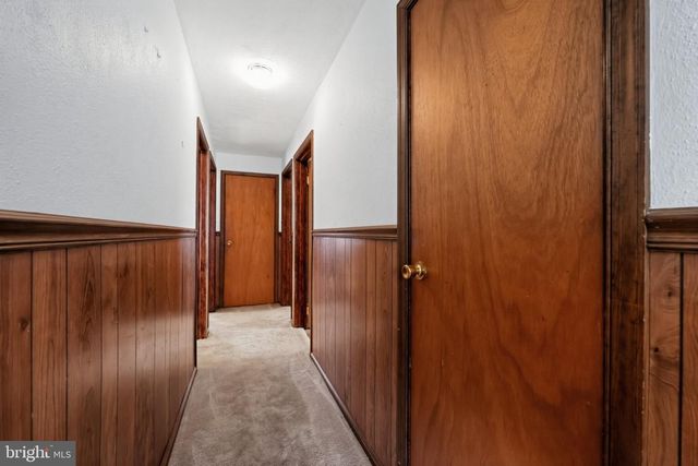 9 SCARLET AVE, Aston, PA 19014