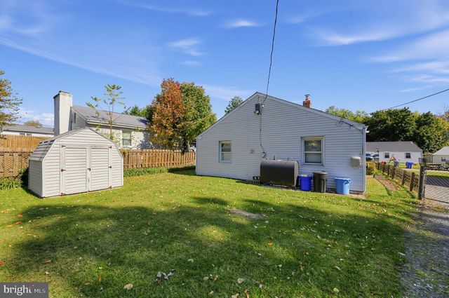 9 SCARLET AVE, Aston, PA 19014
