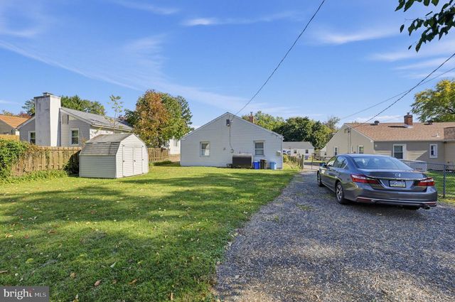 9 SCARLET AVE, Aston, PA 19014