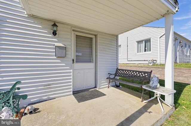 9 SCARLET AVE, Aston, PA 19014