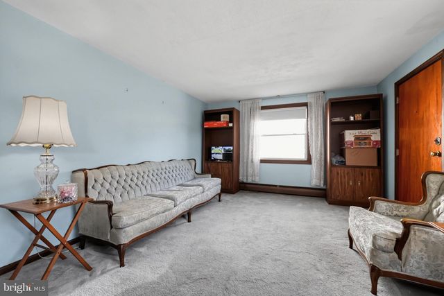 9 SCARLET AVE, Aston, PA 19014