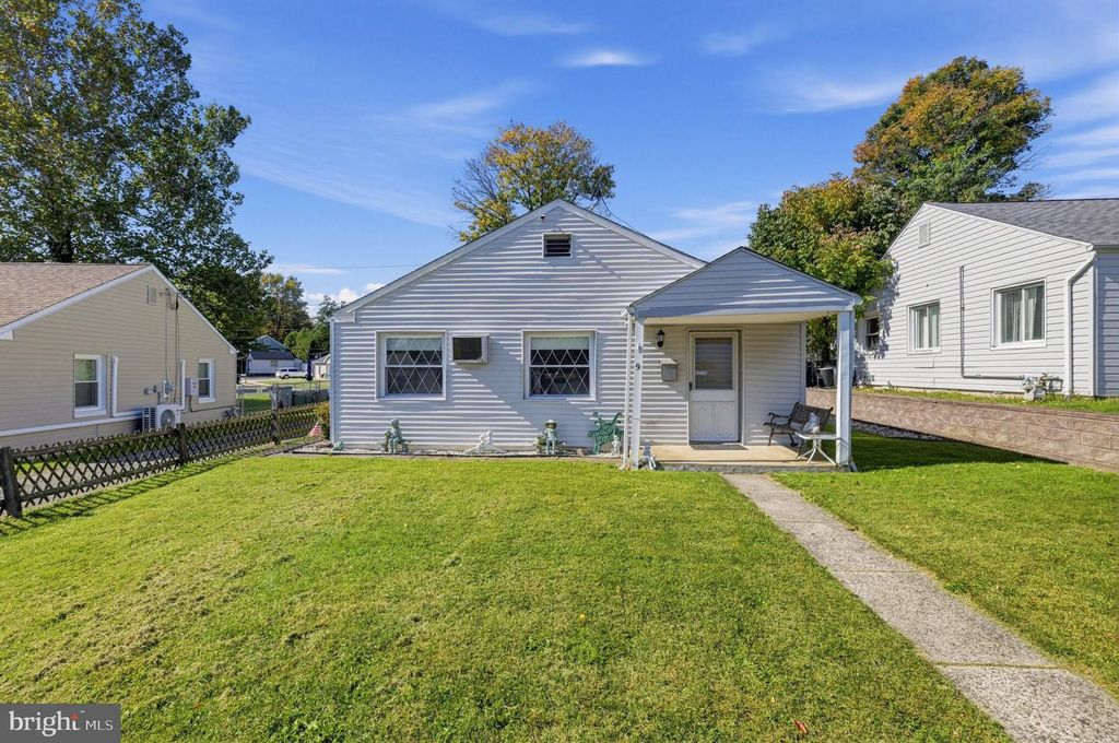 9 SCARLET AVE, Aston, PA 19014