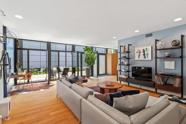 922 Tower Street, Raleigh, NC 27607