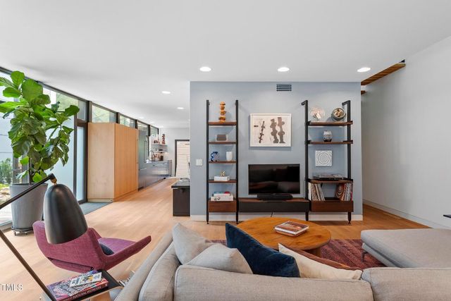 922 Tower Street, Raleigh, NC 27607