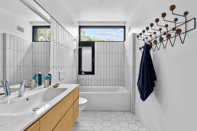 922 Tower Street, Raleigh, NC 27607