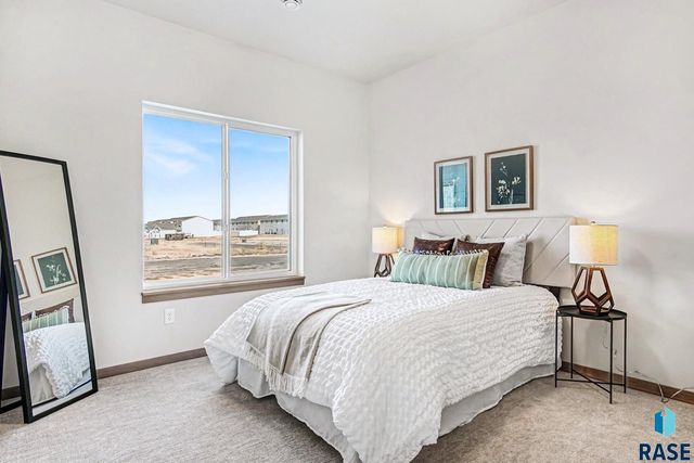 9209 W 43rd St Street, Sioux Falls, SD 57106