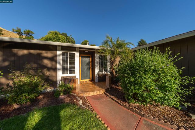 2983 Simas Ave, Pinole, CA 94564
