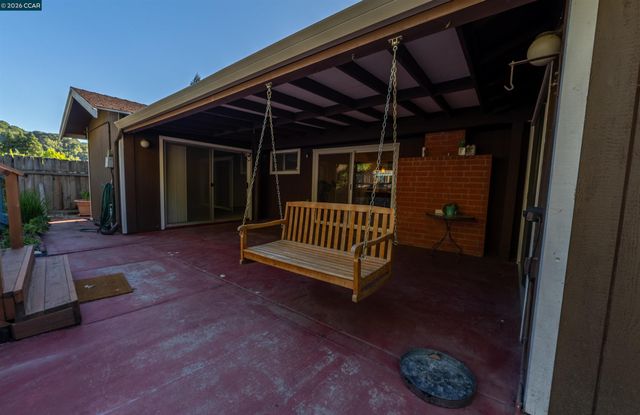 2983 Simas Ave, Pinole, CA 94564