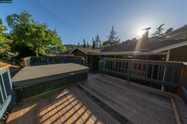 2983 Simas Ave, Pinole, CA 94564