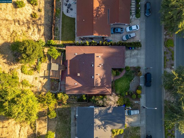 2983 Simas Ave, Pinole, CA 94564