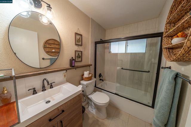 2983 Simas Ave, Pinole, CA 94564
