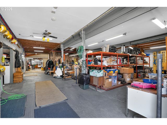 21383 S YEOMAN Rd, Beavercreek, OR 97004