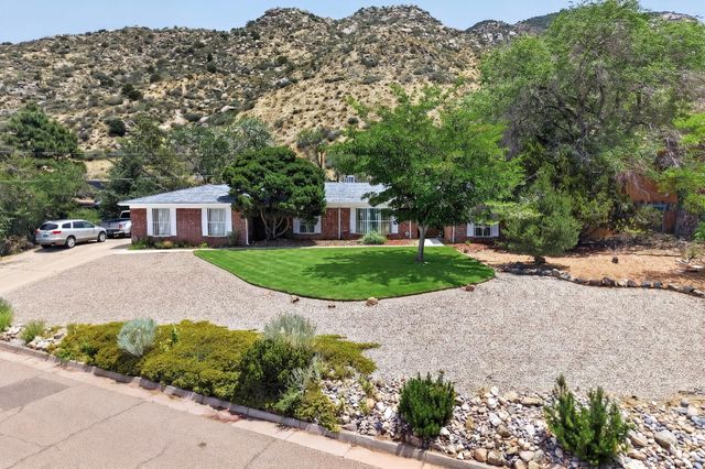 4600 Sunset Canyon Place NE, Albuquerque, NM 87111