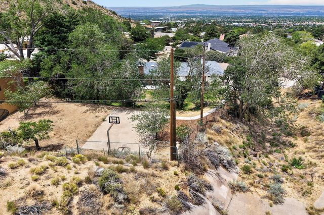 4600 Sunset Canyon Place NE, Albuquerque, NM 87111