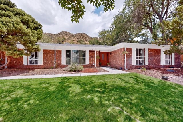 4600 Sunset Canyon Place NE, Albuquerque, NM 87111