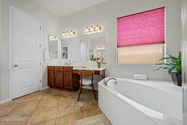 11937 N Prospect Point Place, Oro Valley, AZ 85737