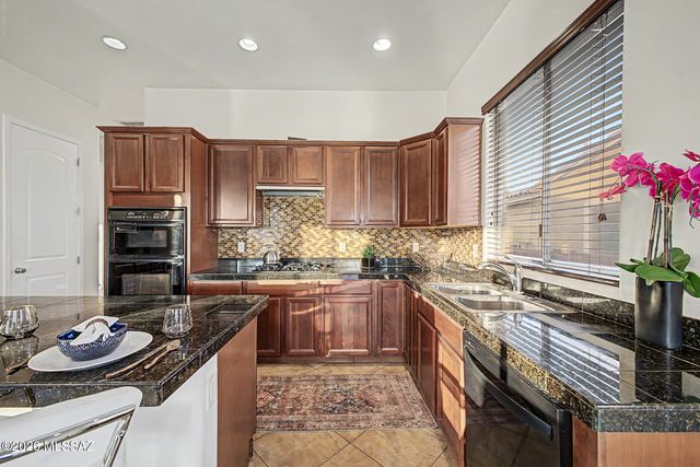 11937 N Prospect Point Place, Oro Valley, AZ 85737