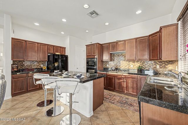 11937 N Prospect Point Place, Oro Valley, AZ 85737
