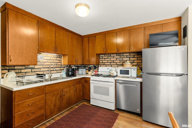 1320 VEERMAN Street, Pekin, IL 61554