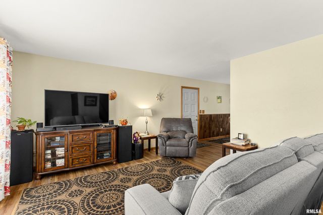 1320 VEERMAN Street, Pekin, IL 61554