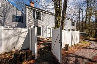 29 Hemlock Forest, Dover, NH 03820