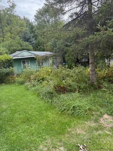 35 Kensington Road, Cumberland Head, NY 12901