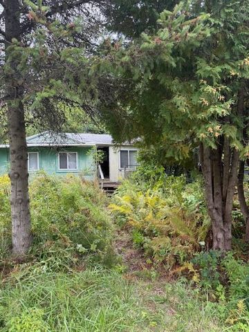 35 Kensington Road, Cumberland Head, NY 12901