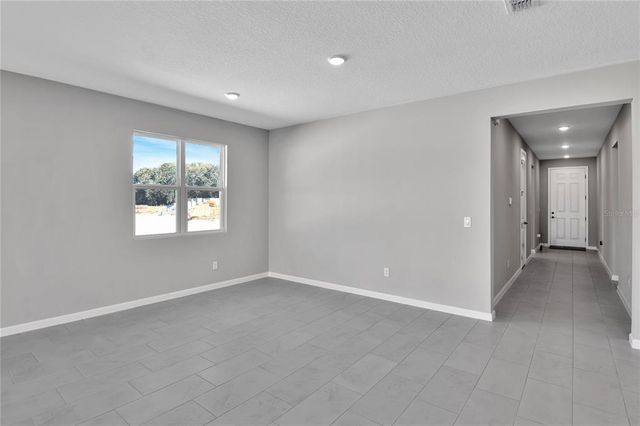 4063 BANNOCK AVENUE, Tavares, FL 32778