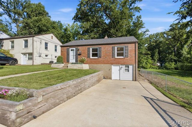 1027 Ferndale Avenue, Crestwood, MO 63126