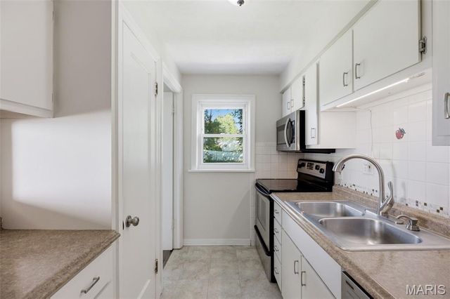 1027 Ferndale Avenue, Crestwood, MO 63126