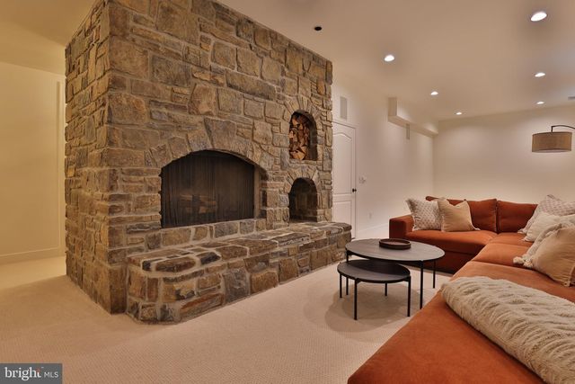 1114 WASHINGTONVILLE DR, Baltimore, MD 21210