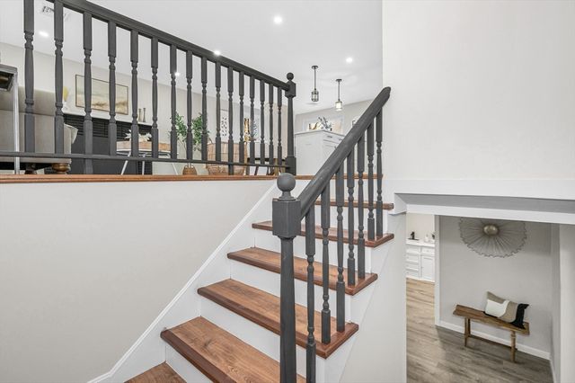 4 Melody Ln, Pelham, NH 03076