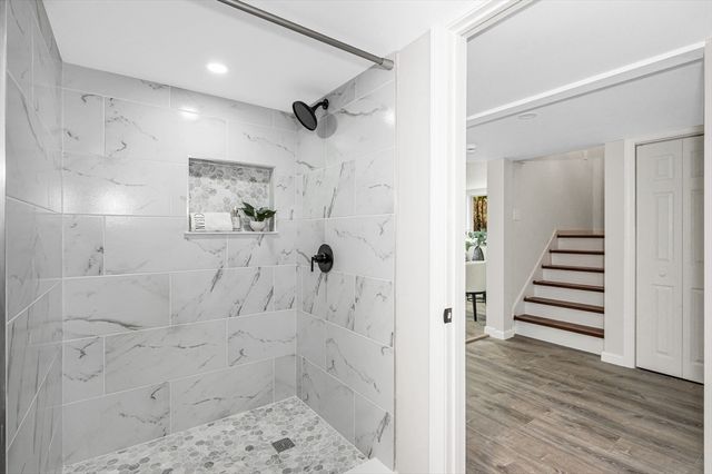 4 Melody Ln, Pelham, NH 03076