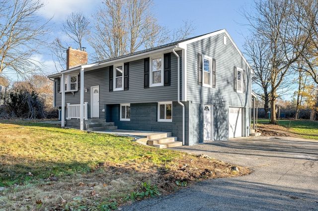 4 Melody Ln, Pelham, NH 03076