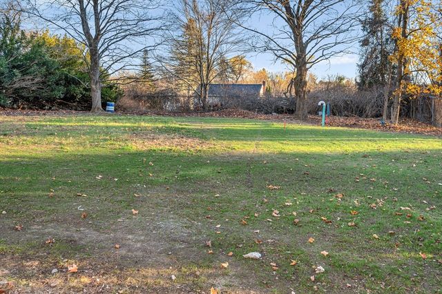 4 Melody Ln, Pelham, NH 03076