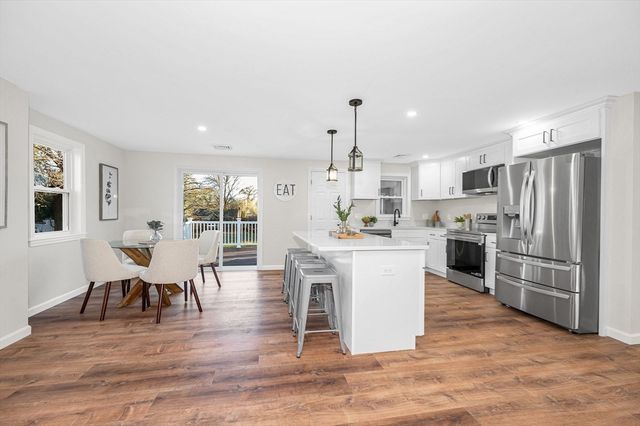 4 Melody Ln, Pelham, NH 03076