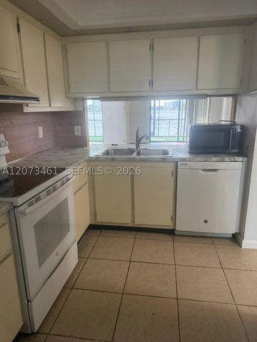 109 Lake Emerald Dr 102, Oakland Park, FL 33309