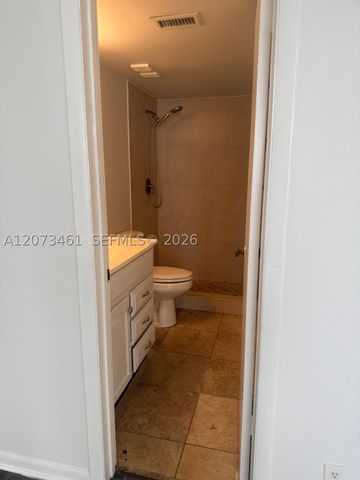 109 Lake Emerald Dr 102, Oakland Park, FL 33309