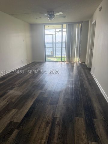 109 Lake Emerald Dr 102, Oakland Park, FL 33309