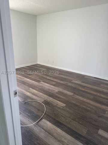 109 Lake Emerald Dr 102, Oakland Park, FL 33309