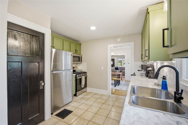 3729 Kingman Boulevard, Des Moines, IA 50311
