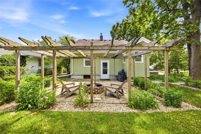 3729 Kingman Boulevard, Des Moines, IA 50311