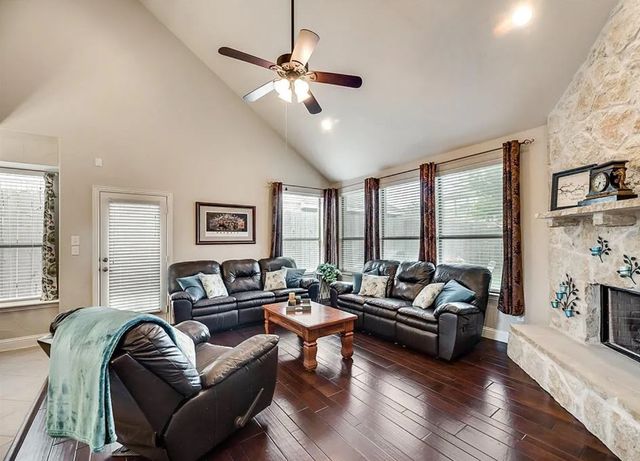 7043 Orion Drive, Grand Prairie, TX 75054