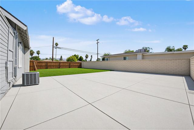 505 E Mayberry Avenue, Hemet, CA 92543