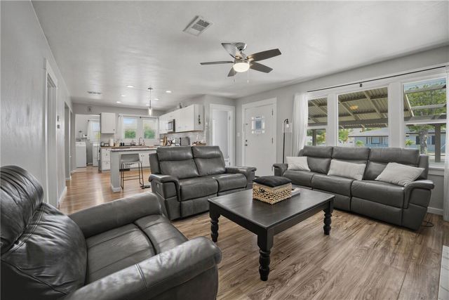 505 E Mayberry Avenue, Hemet, CA 92543