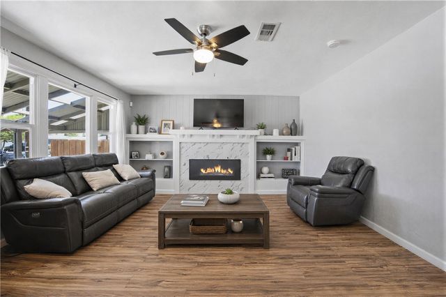 505 E Mayberry Avenue, Hemet, CA 92543