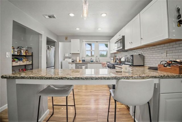 505 E Mayberry Avenue, Hemet, CA 92543