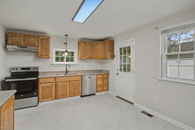 800 Brightley RD, Norfolk, VA 23509