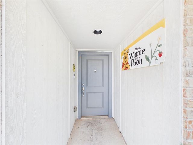 12500 Heritage Oaks Drive, Oklahoma City, OK 73120